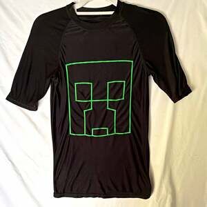 Boys Minecraft sun shirt rash guard Black/Green Creeper Graphic L swim
